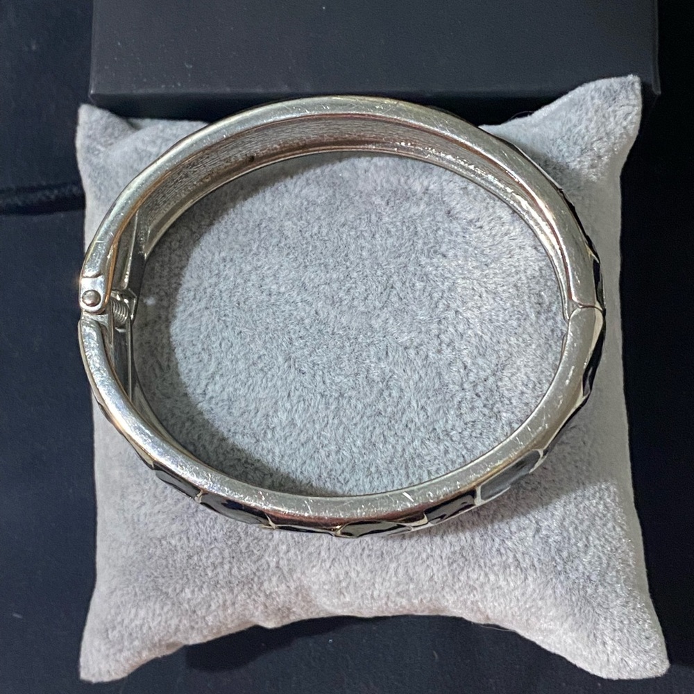 5/$25 Express bangle - Picture 6 of 6